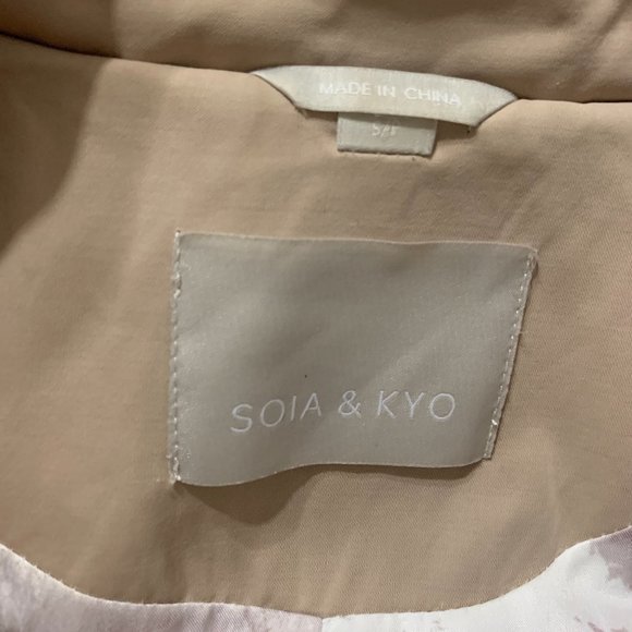 Soia & Kyo Classic Beige Trench Coat - Picture 10 of 13